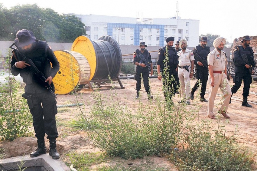 ਮੁਹਾਲੀ ਧਮਾਕਾ: ਐੱਨਆਈਏ ਟੀਮ ਮੌਕੇ ’ਤੇ ਪੁੱਜੀ