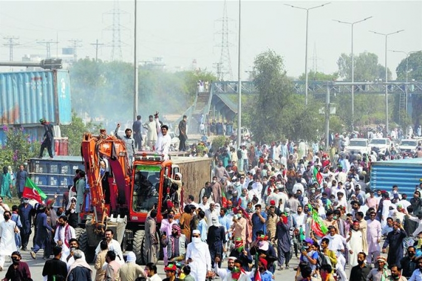 ਆਜ਼ਾਦੀ ਮਾਰਚ: ਇਮਰਾਨ ਖ਼ਾਨ ਦਾ ਕਾਰਵਾਂ ਪੰਜਾਬ ’ਚ ਦਾਖ਼ਲ