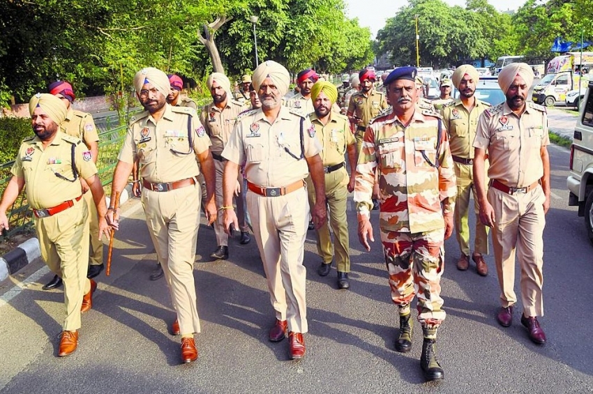 ਘੱਲੂਘਾਰਾ ਹਫ਼ਤਾ: ਪੰਜਾਬ ਪੁਲੀਸ ਤੇ ਨੀਮ ਫ਼ੌਜੀ ਬਲਾਂ ਵੱਲੋਂ ਫਲੈਗ ਮਾਰਚ