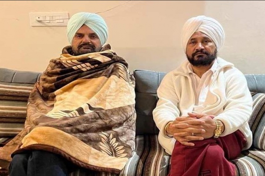 ਸਾਬਕਾ ਮੁੱਖ ਮੰਤਰੀ ਚੰਨੀ ਨੇ ਮੂਸੇਵਾਲਾ ਦੀ ਹਵੇਲੀ ’ਚ ਪਰਿਵਾਰ ਨਾਲ ਰਾਤ ਗੁਜ਼ਾਰੀ
