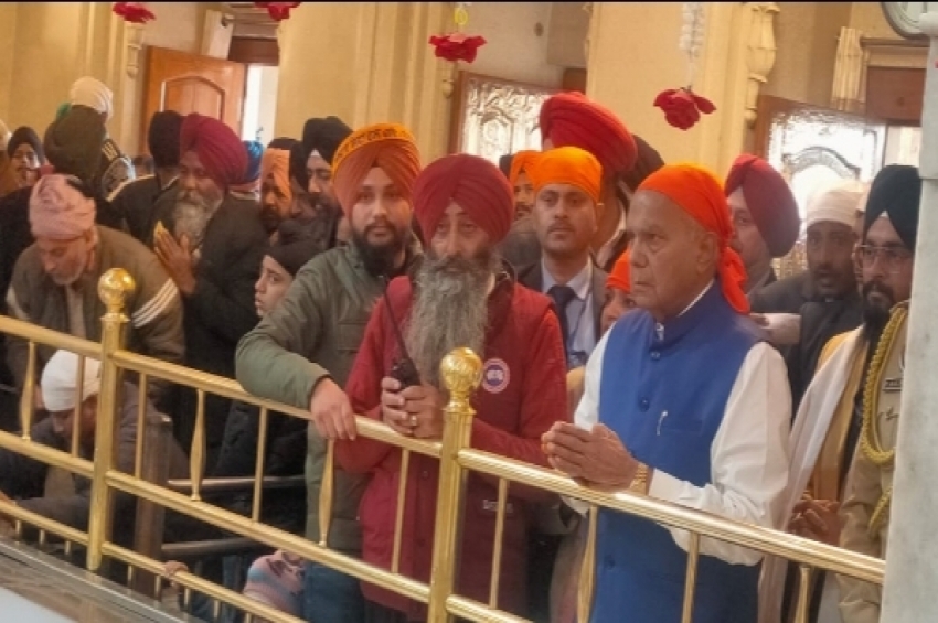 ਪੰਜਾਬ ਦੇ ਰਾਜਪਾਲ ਬਨਵਾਰੀ ਲਾਲ ਪੁਰੋਹਿਤ ਗੁਰਦੁਆਰਾ ਫ਼ਤਹਿਗੜ੍ਹ ਸਾਹਿਬ ’ਚ ਨਤਮਸਤਕ ਹੋਏ