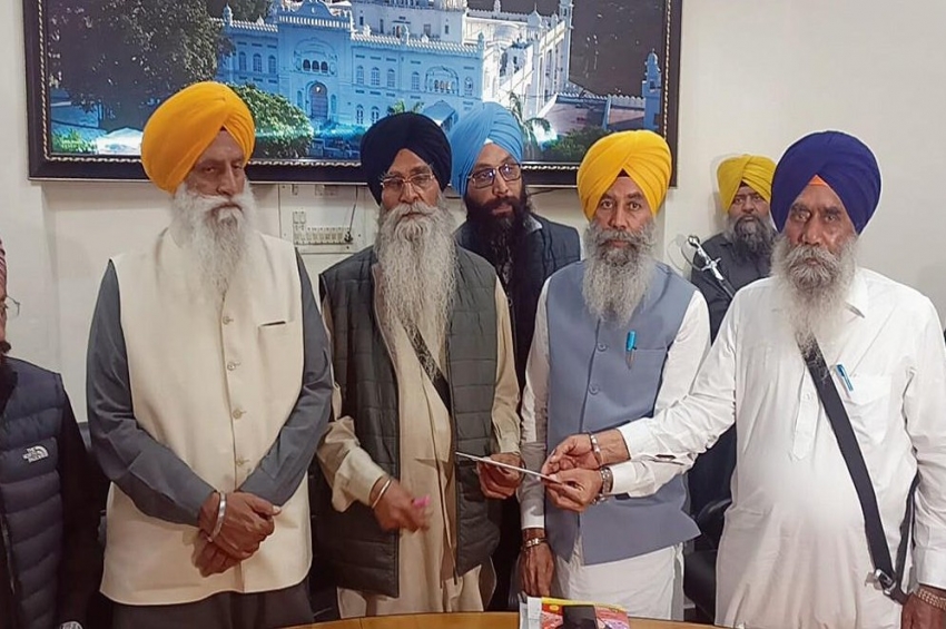 ਸਬ ਕਮੇਟੀ ਨੇ ਰਿਪੋਰਟ ਅਕਾਲ ਤਖਤ ਦੇ ਜਥੇਦਾਰ ਨੂੰ ਭੇਜੀ