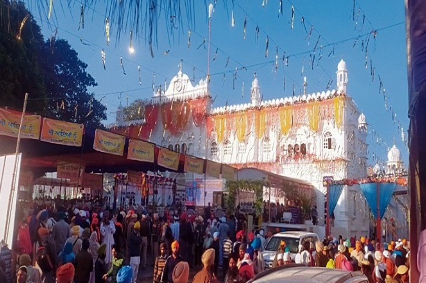 ਖਾਲਸਾਈ ਜਾਹੋ-ਜਲਾਲ ਨਾਲ ਹੋਲਾ-ਮਹੱਲਾ ਸ਼ੁਰੂ