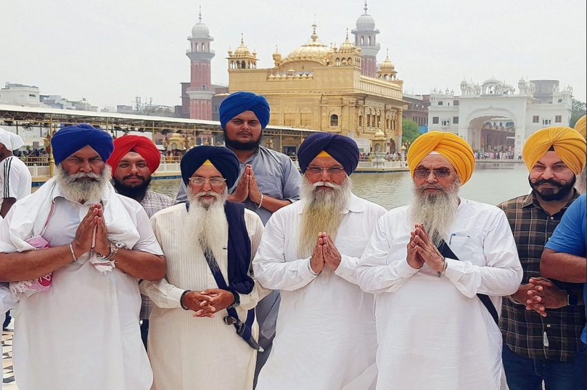 ਸ਼੍ਰੋਮਣੀ ਅਕਾਲੀ ਦਲ ਸੁਧਾਰ ਲਹਿਰ ਦੇ ਆਗੂ ਦਰਬਾਰ ਸਾਹਿਬ ਨਤਮਸਤਕ