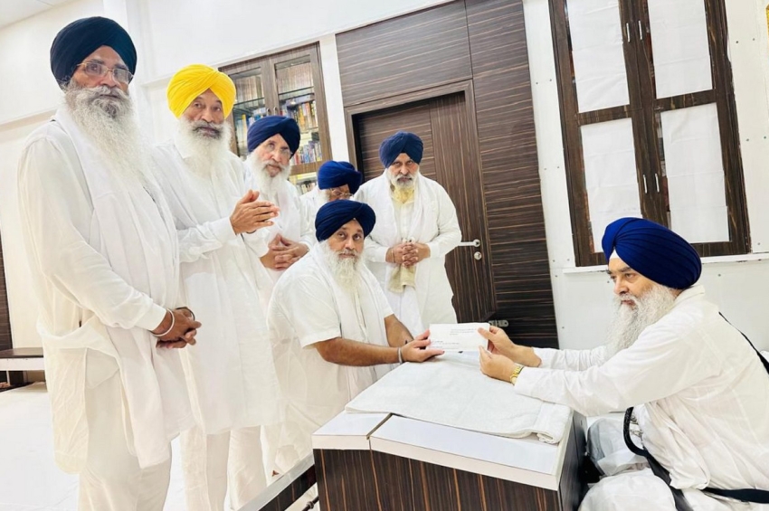 ਸੁਖਬੀਰ ਬਾਦਲ ਸ੍ਰੀ ਅਕਾਲ ਤਖ਼ਤ ਪੁੱਜੇ