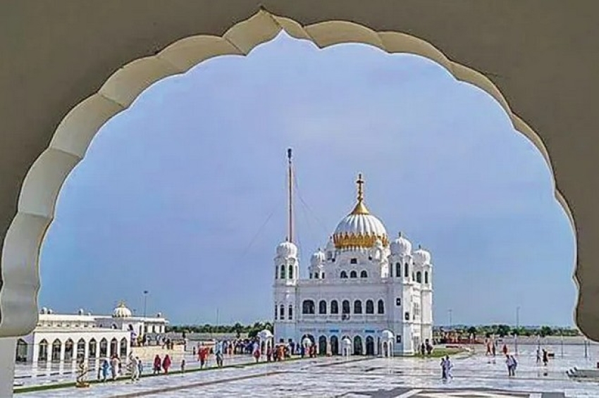 ਗੁਰੂ ਨਾਨਕ ਦੇਵ ਦੇ ਜੋਤੀ ਜੋਤ ਦਿਵਸ ਸਮਾਗਮਾਂ ਲਈ ਸ਼ਰਧਾਲੂ ਕਰਤਾਰਪੁਰ ਸਾਹਿਬ ਨਤਮਸਤਕ