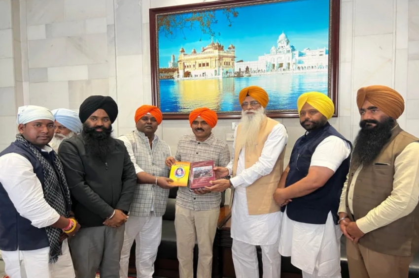 ਸੱਚਖੰਡ ਸ੍ਰੀ ਹਰਿਮੰਦਰ ਸਾਹਿਬ ਵਿਖੇ ਨਤਮਸਤਕ ਹੋਏ ਕੌਮੀ ਐੱਸਸੀ ਕਮਿਸ਼ਨ ਦੇ ਚੇਅਰਮੈਨ