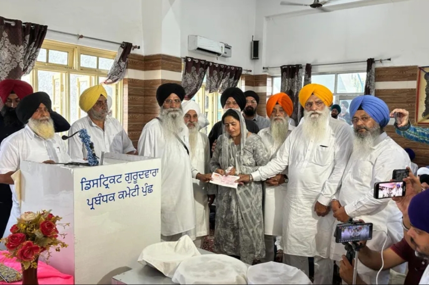 ਸ਼੍ਰੋਮਣੀ ਕਮੇਟੀ ਨੇ ਪੁਣਛ ਹਮਲੇ ਦੇ ਪੀੜਤ ਸਿੱਖ ਪਰਿਵਾਰਾਂ ਨੂੰ 5-5 ਲੱਖ ਰੁਪਏ ਦੇ ਚੈੱਕ ਦਿੱਤੇ